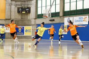 El Teldeportivo pierde en los minutos finales frente al Viaxes Amarelle (0-2)/TA.